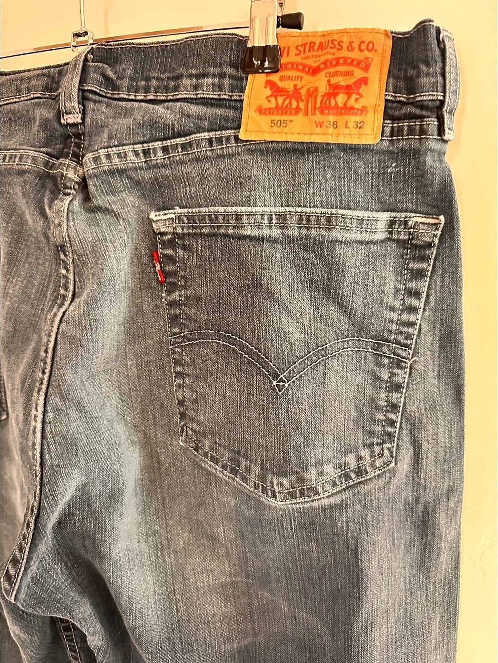 Levi’s 505 Regular Fit Men’s Jeans – Size 36x32